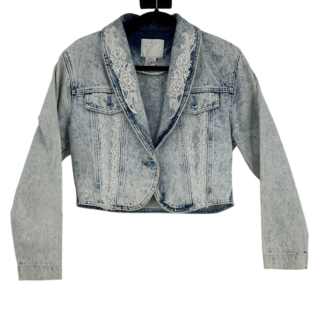 Extra Vintage Acid Wash Denim Jacket Lace Trim Cropped Blue Gem Button M Western